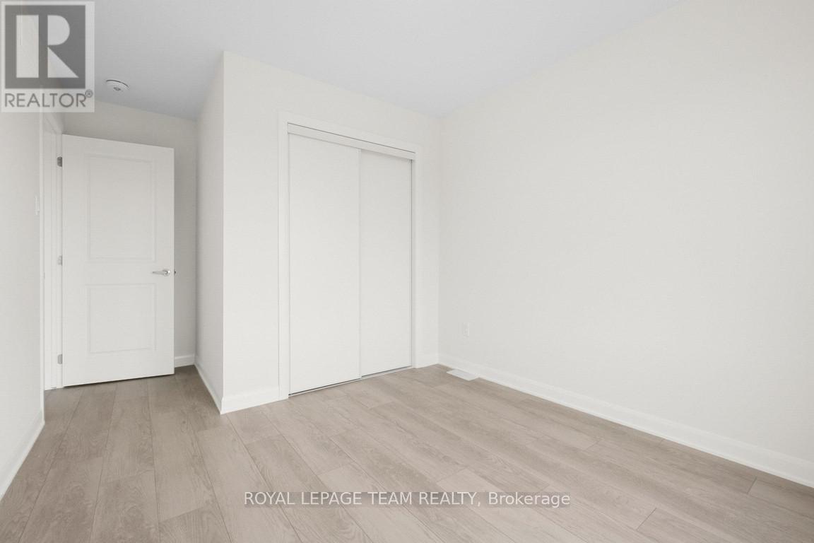 975 Athenry Court Property Photo 24