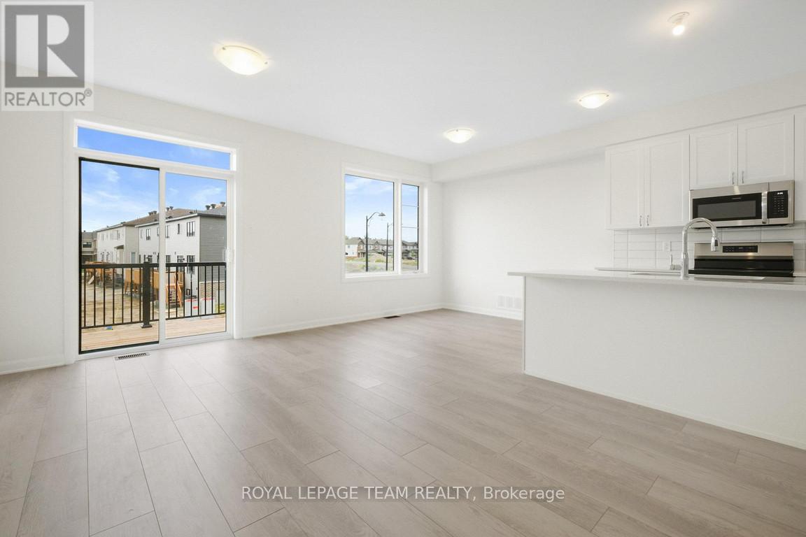 975 Athenry Court Property Photo 25