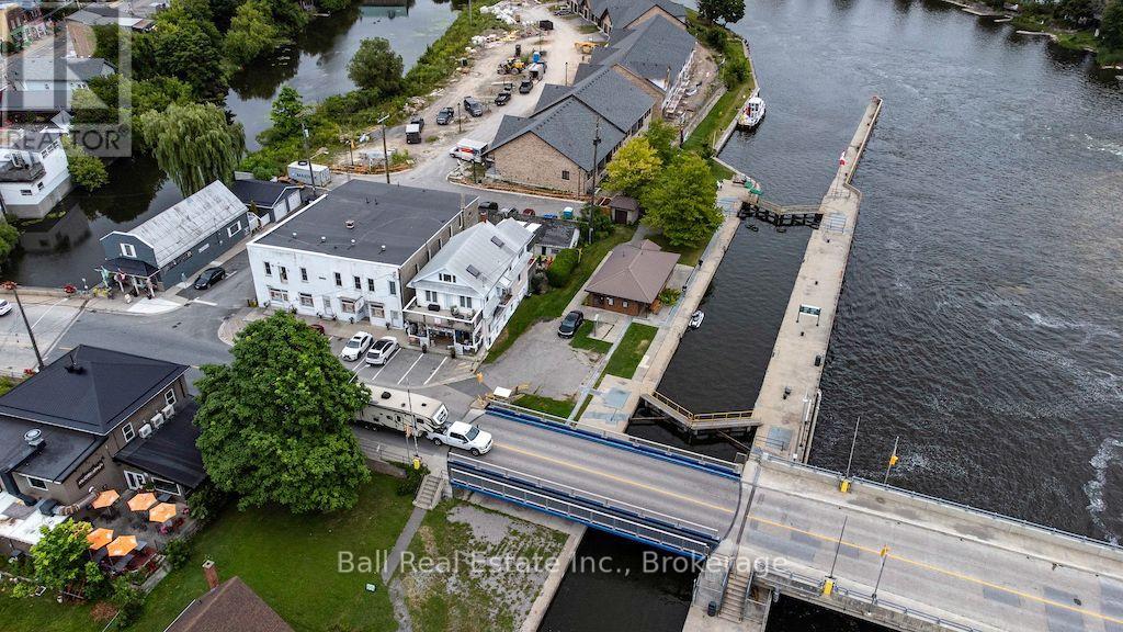 8 Bridge Street N Property Photo 5