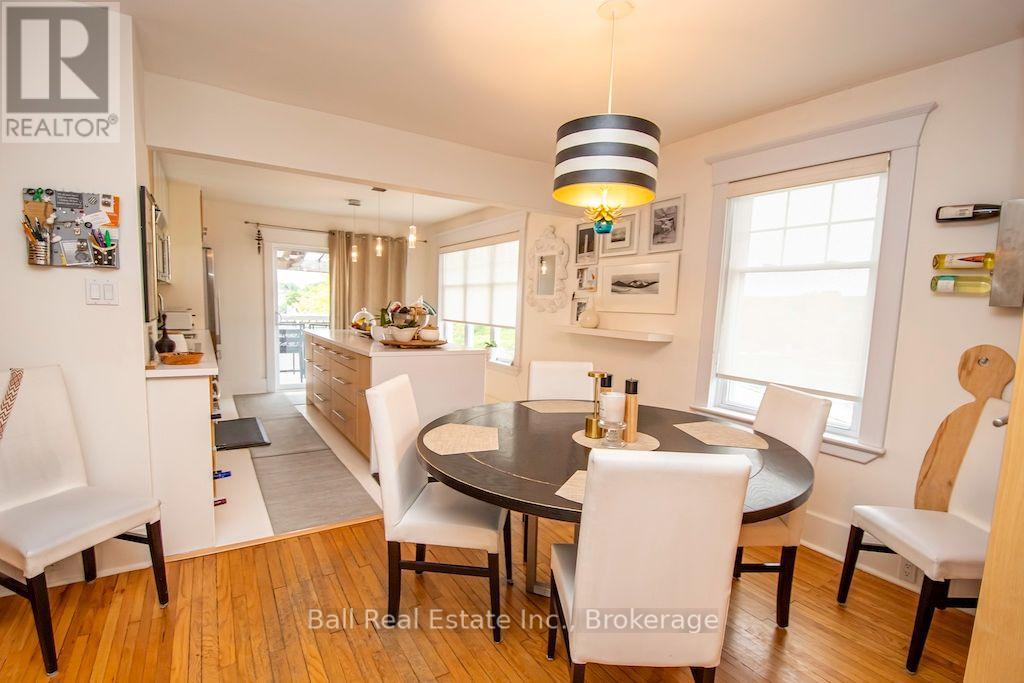 8 Bridge Street N Property Photo 11