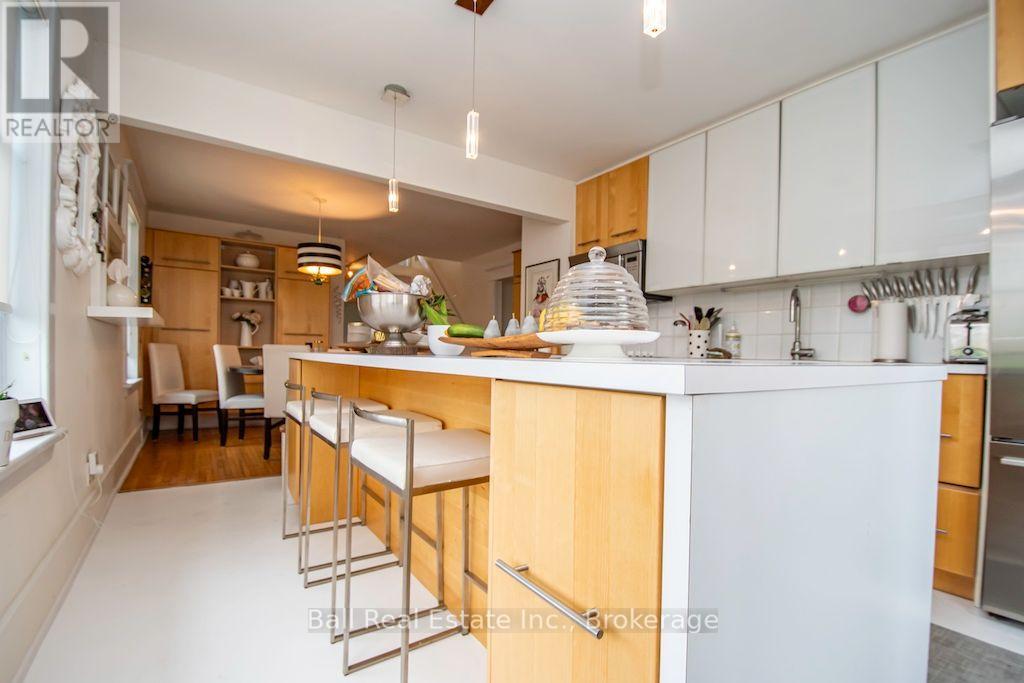 8 Bridge Street N Property Photo 15