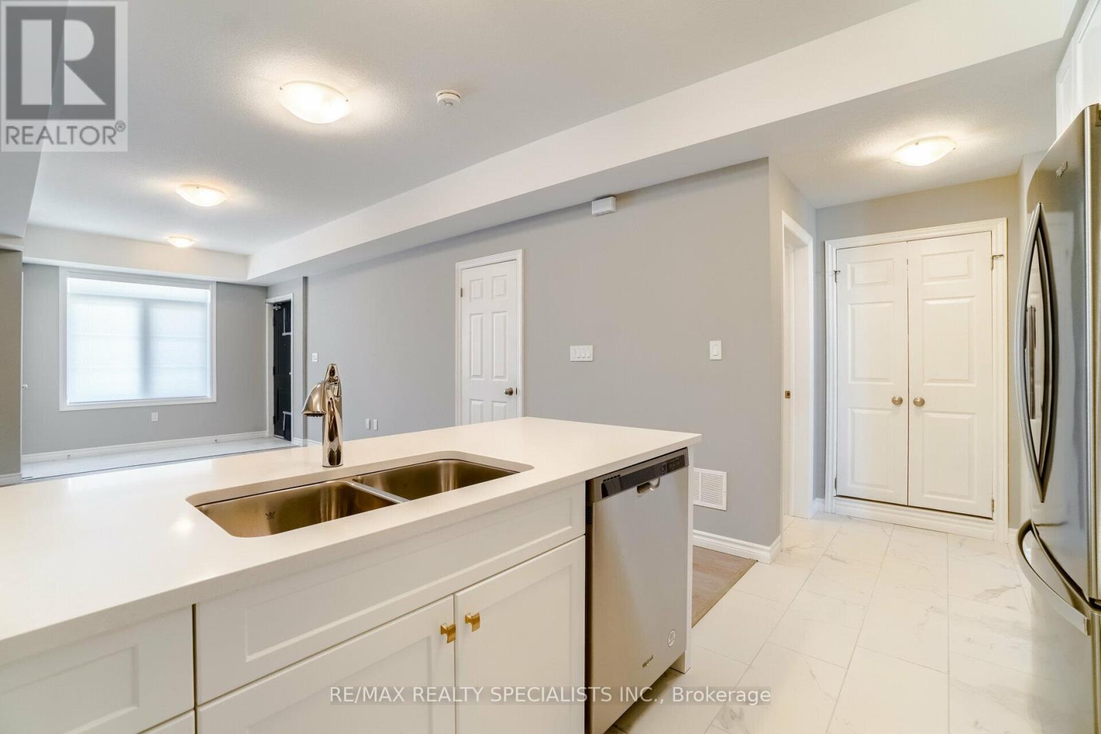 120 Wheat Lane Property Photo 4