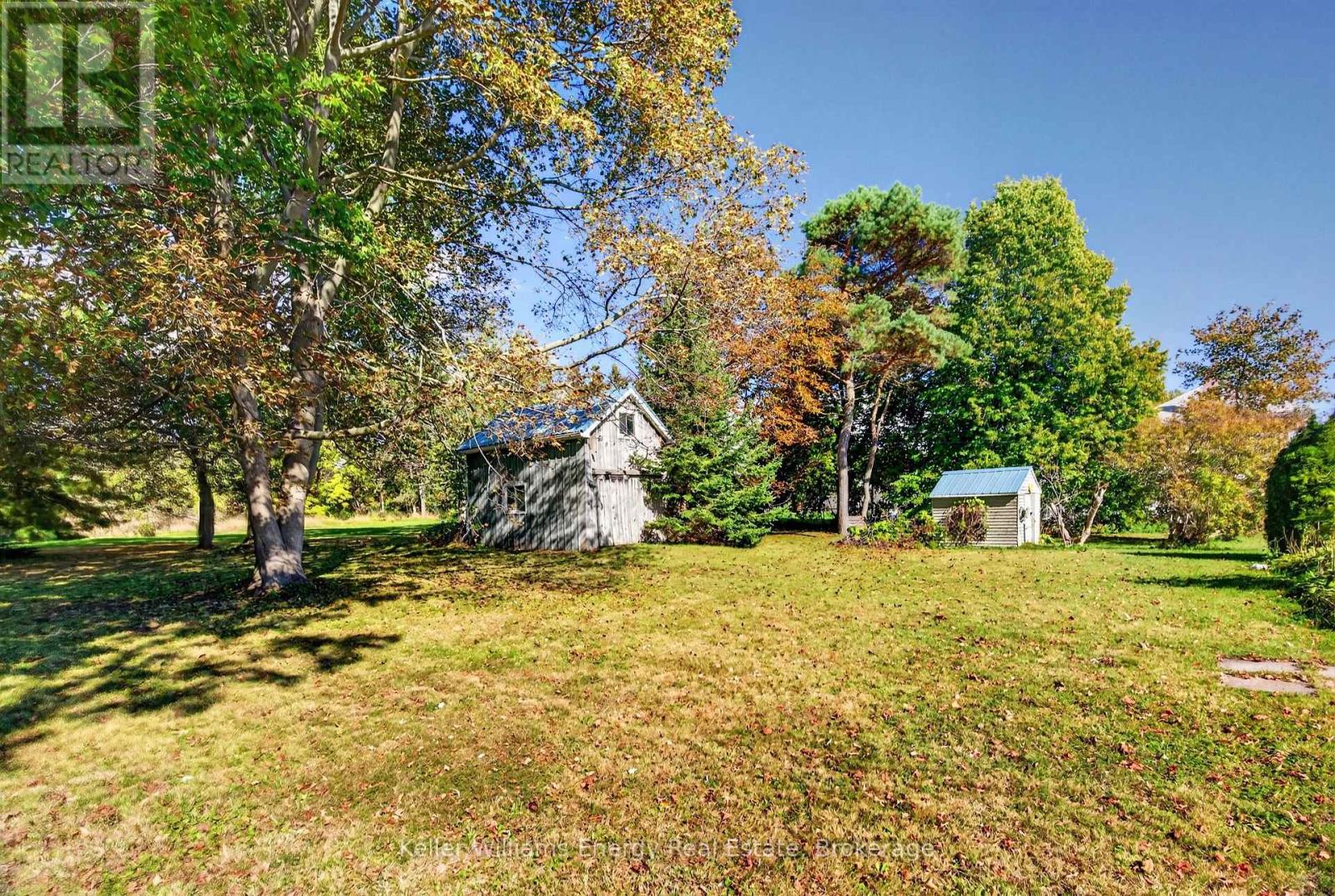 176 Wellington Main Street Property Photo 2