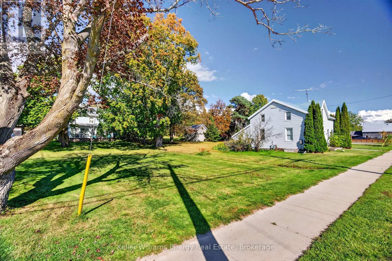 176 Wellington Main Street Property Photo 13