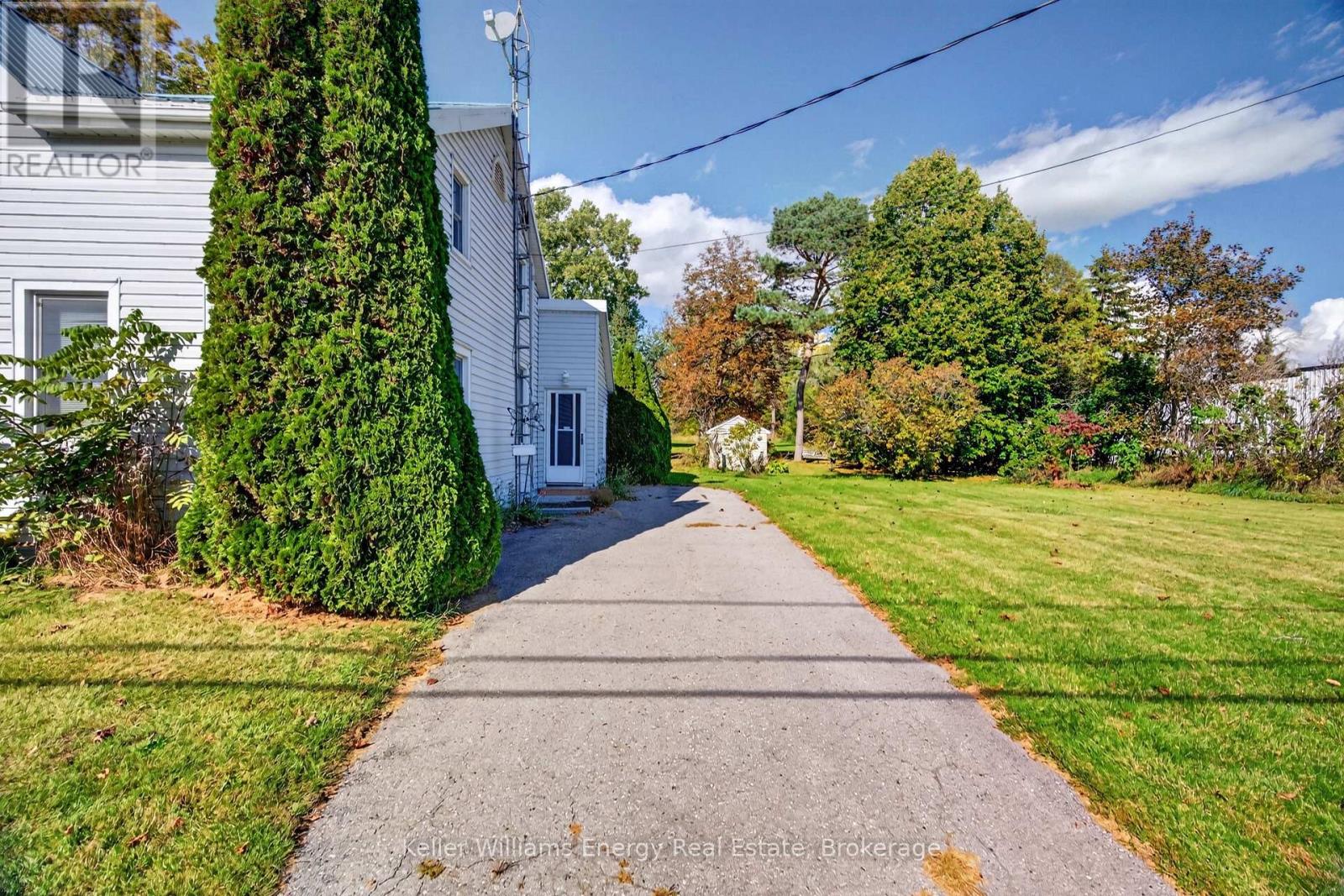 176 Wellington Main Street Property Photo 14