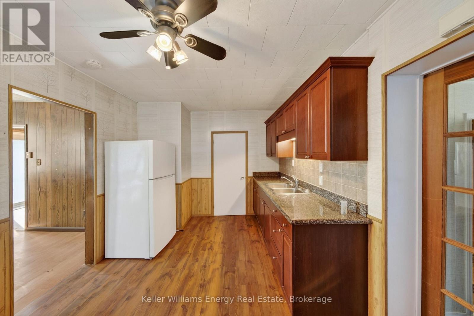 176 Wellington Main Street Property Photo 19