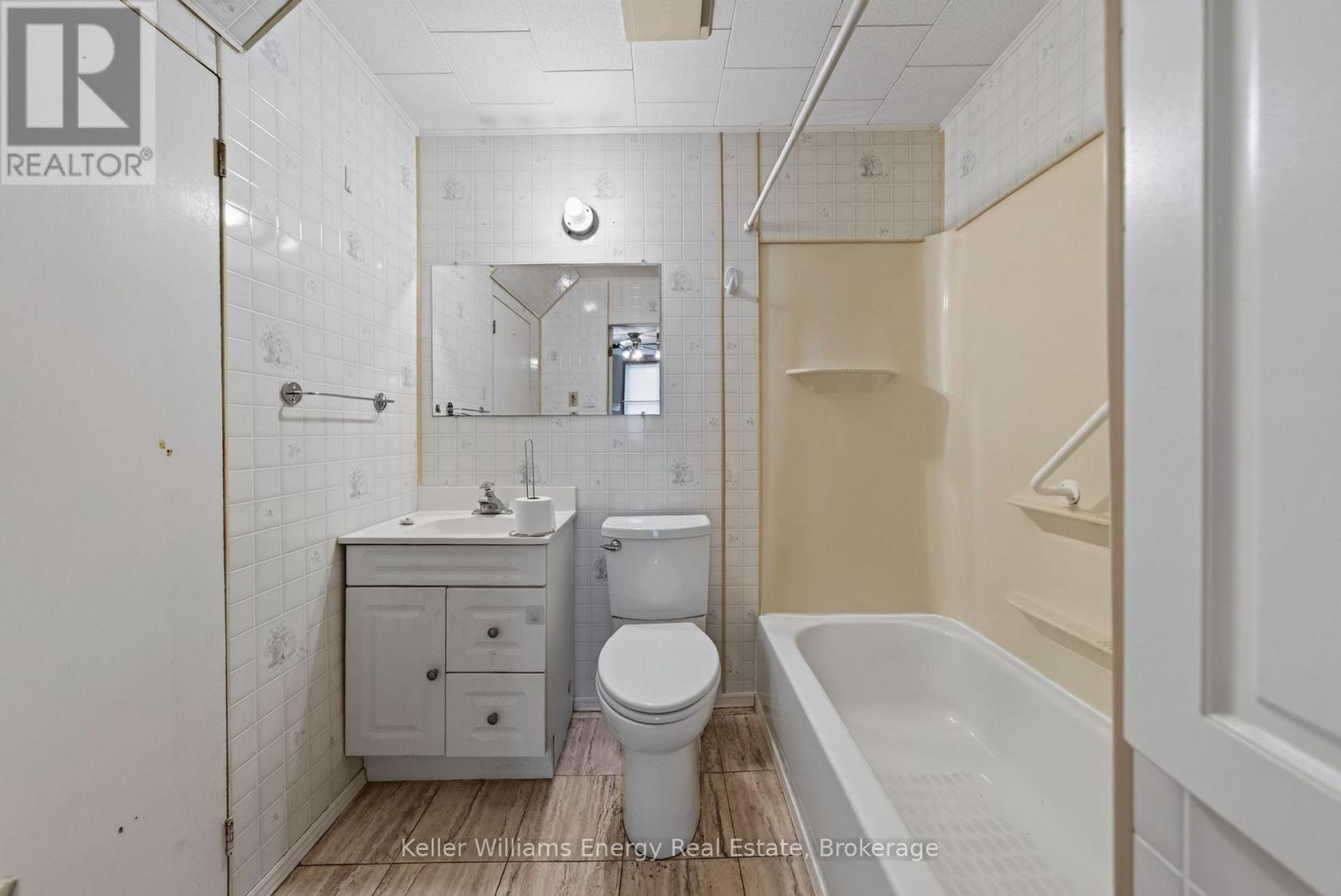 176 Wellington Main Street Property Photo 20