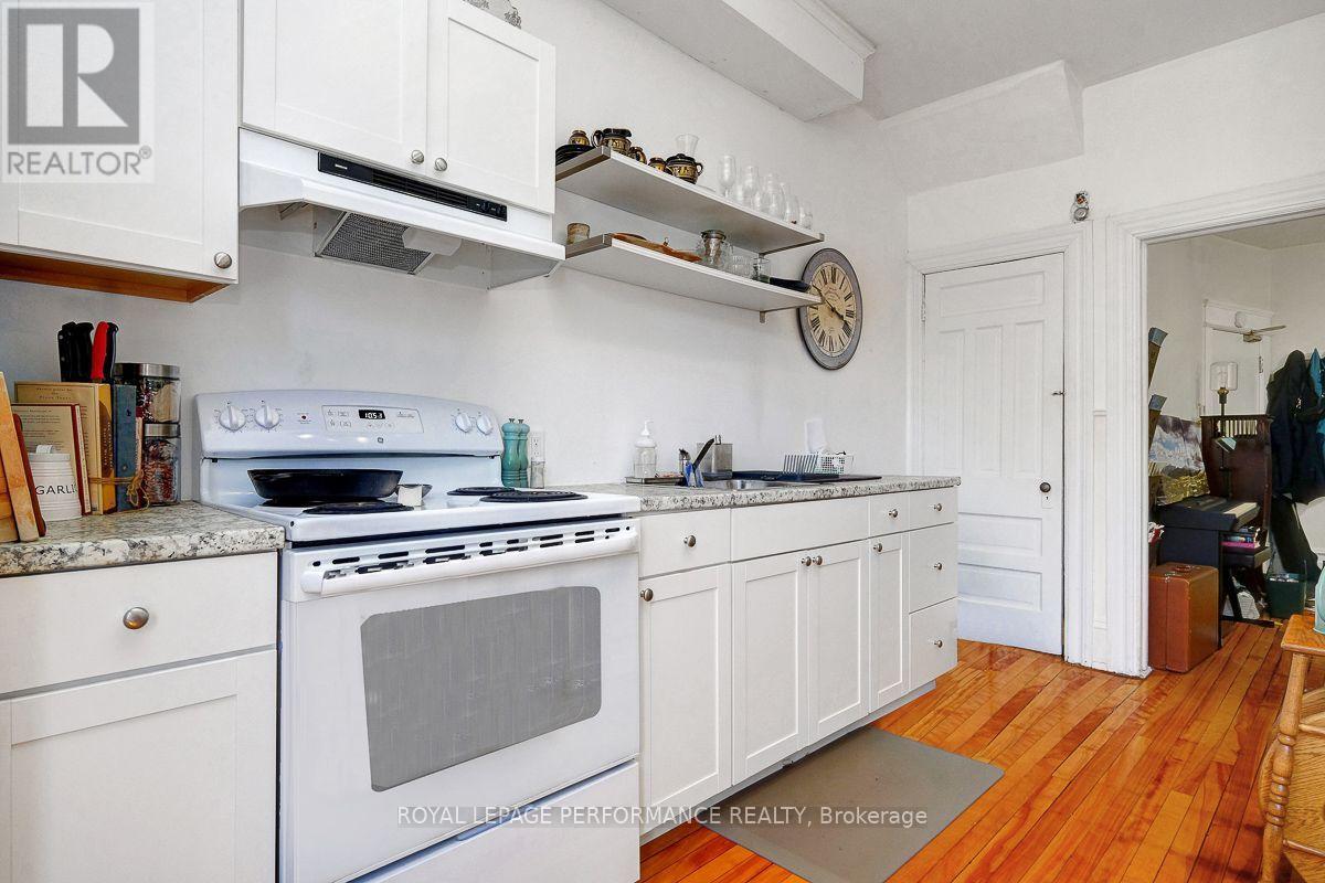 486-488 Lisgar Street Property Photo 7