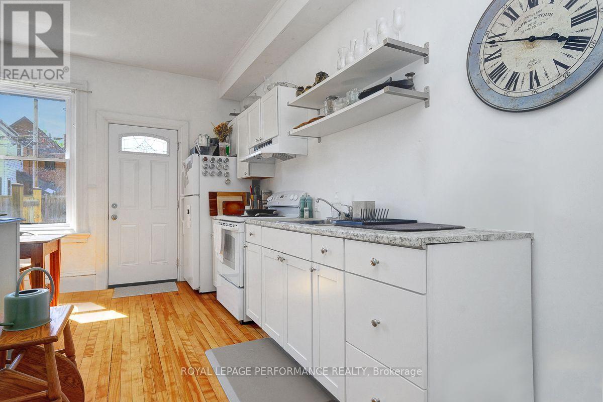 486-488 Lisgar Street Property Photo 8