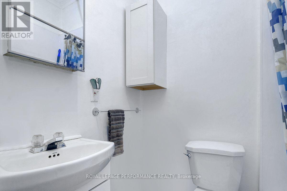 486-488 Lisgar Street Property Photo 10