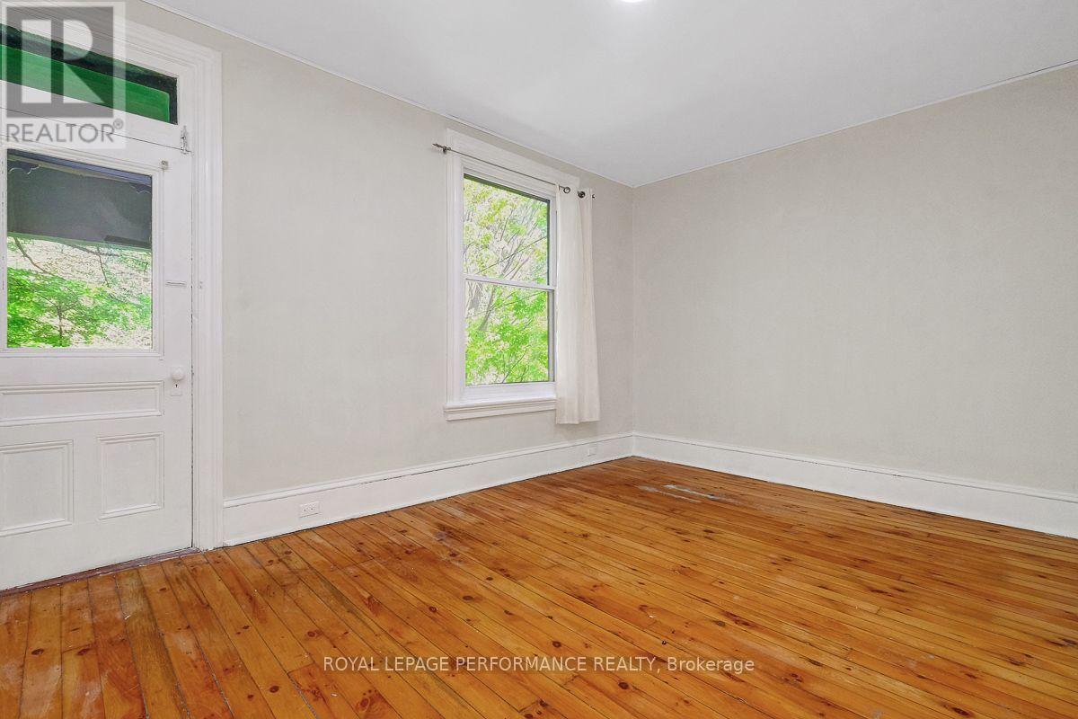 486-488 Lisgar Street Property Photo 11