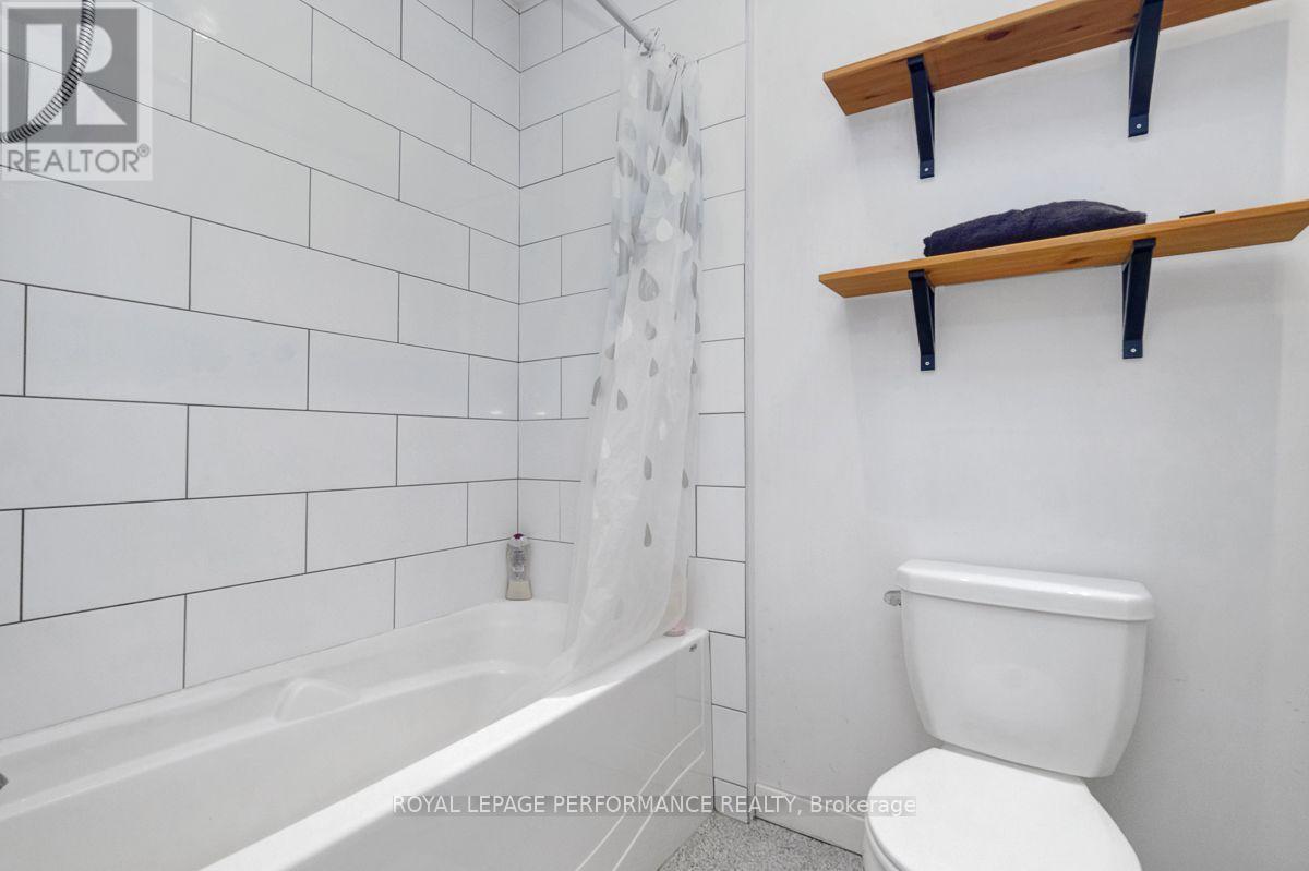 486-488 Lisgar Street Property Photo 18