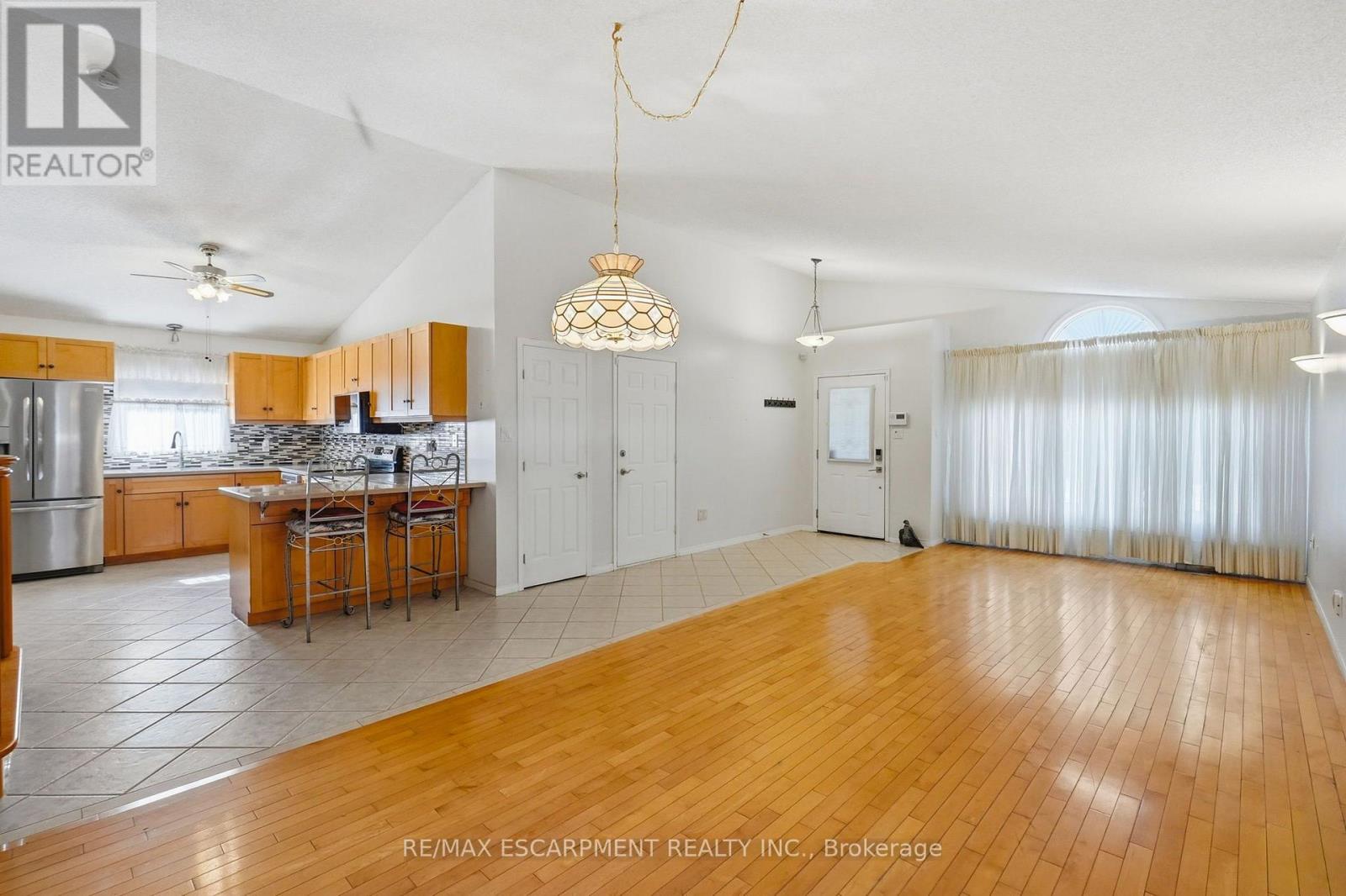 102 Cove Crescent Property Photo 10