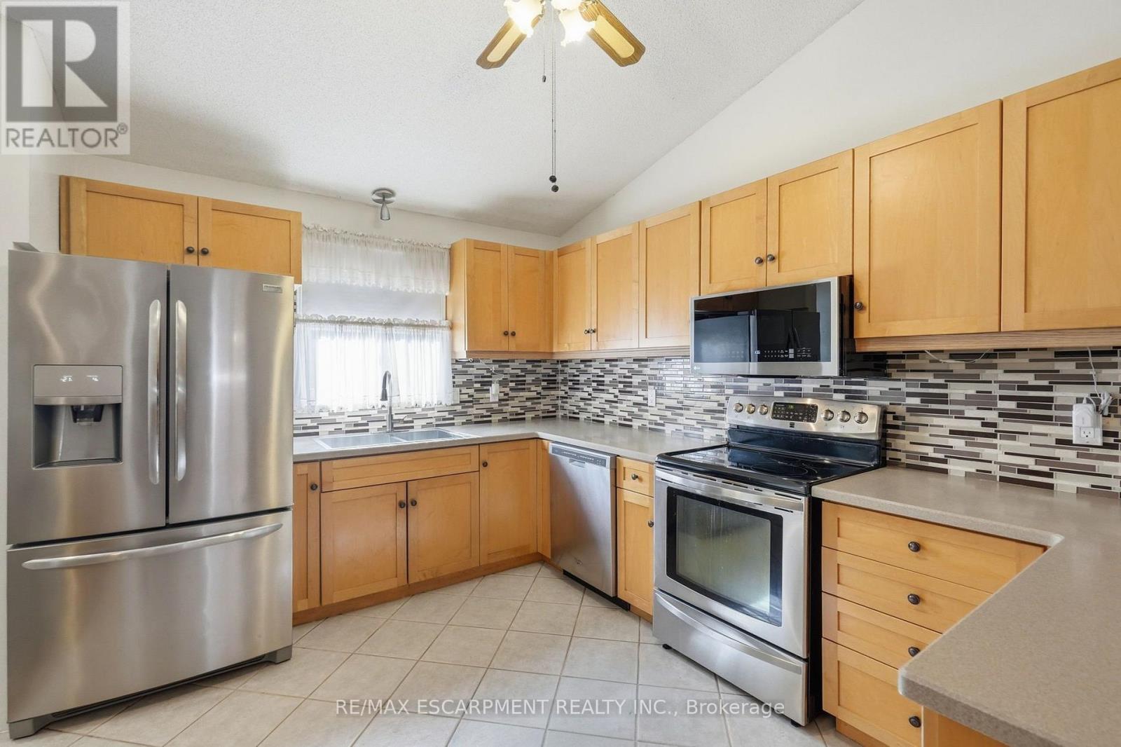 102 Cove Crescent Property Photo 15