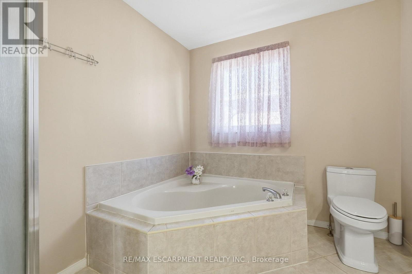 102 Cove Crescent Property Photo 19