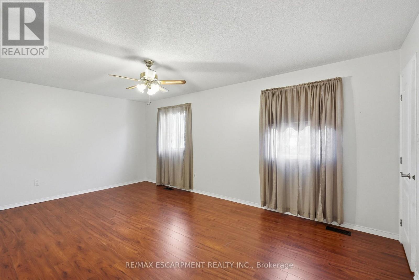 102 Cove Crescent Property Photo 21