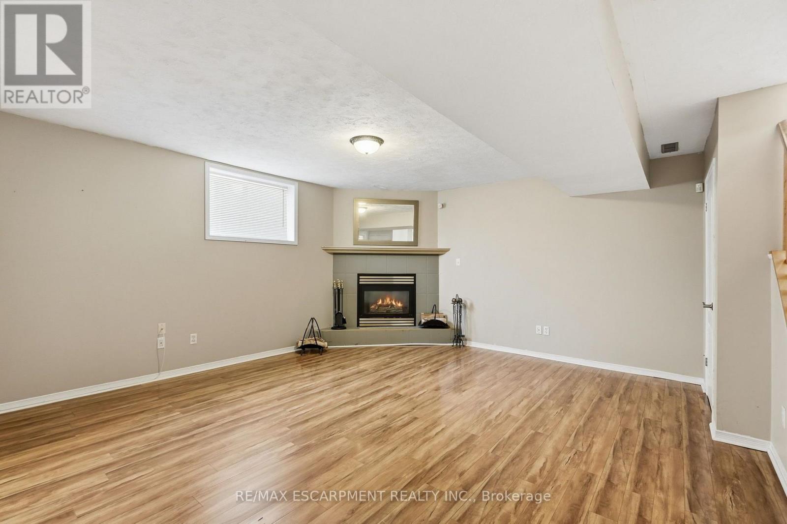 102 Cove Crescent Property Photo 26