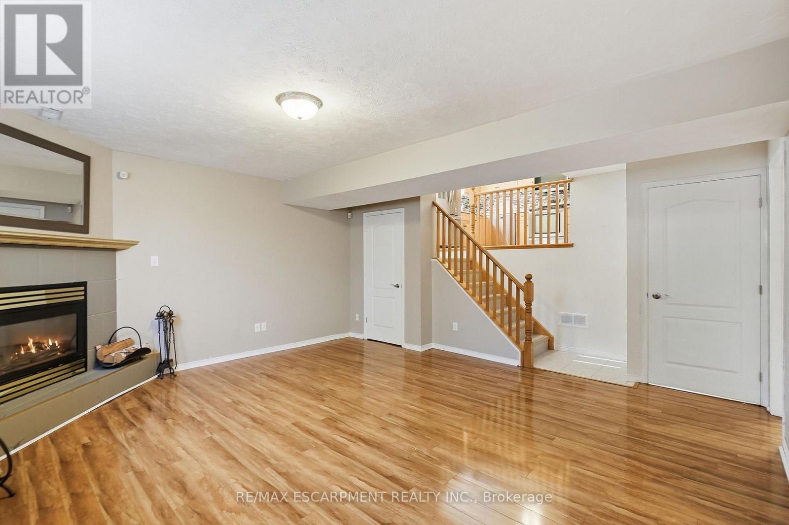 102 Cove Crescent Property Photo 27