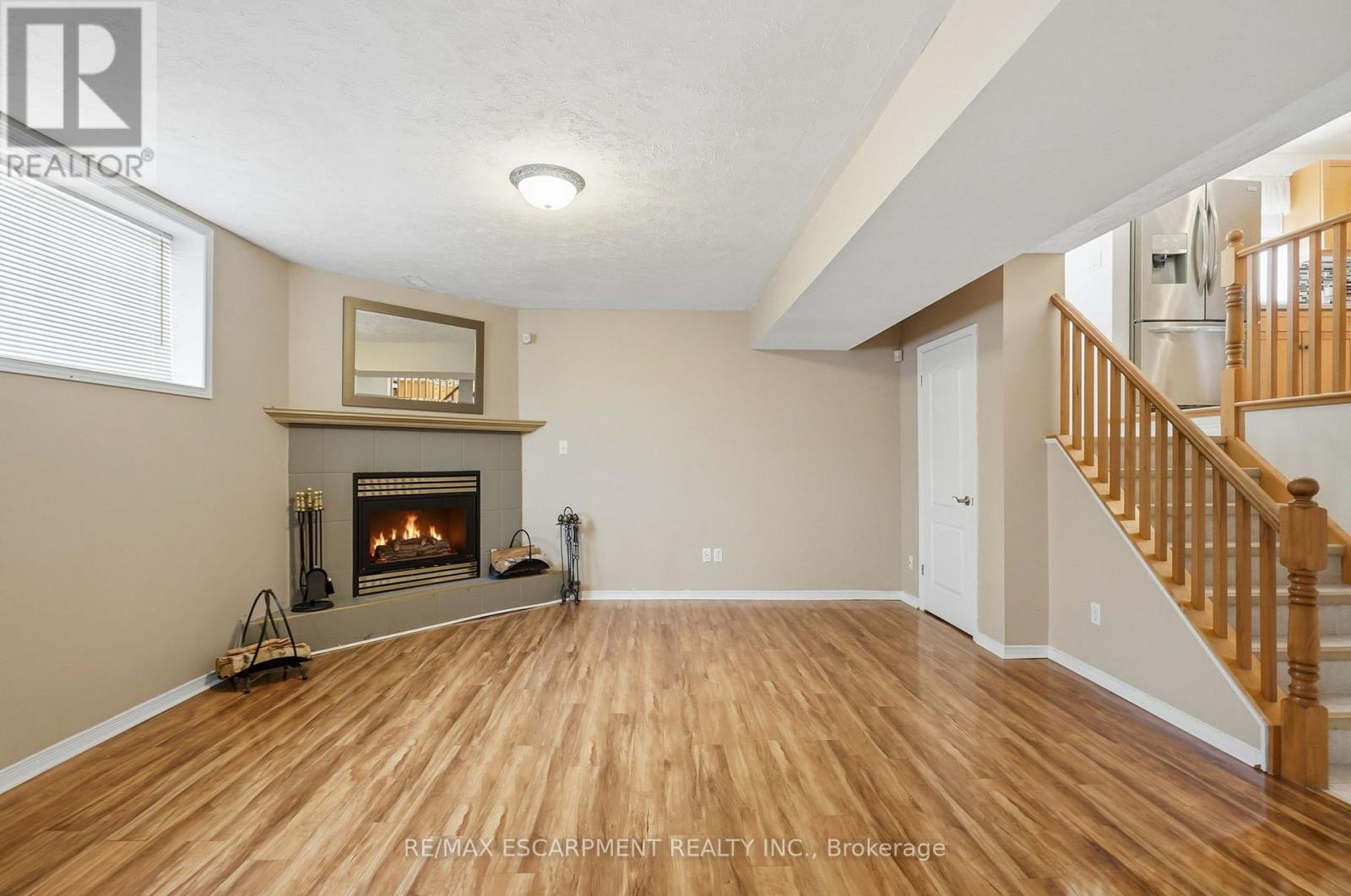 102 Cove Crescent Property Photo 28