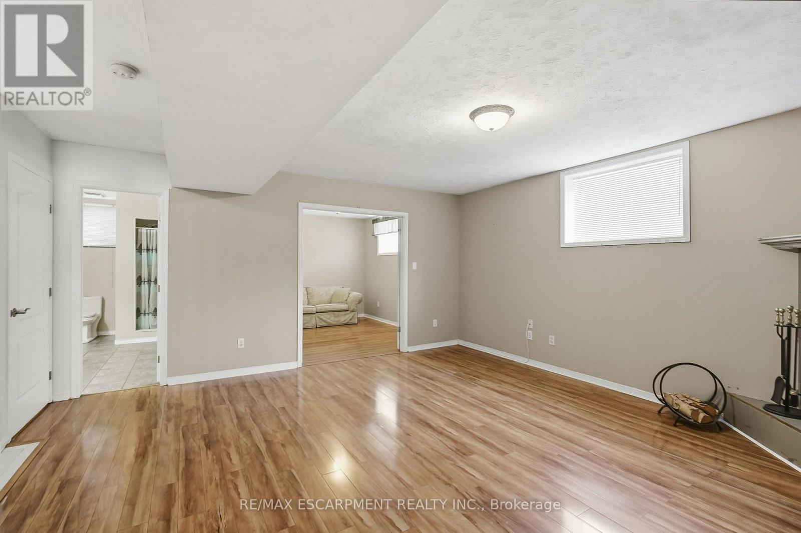 102 Cove Crescent Property Photo 29
