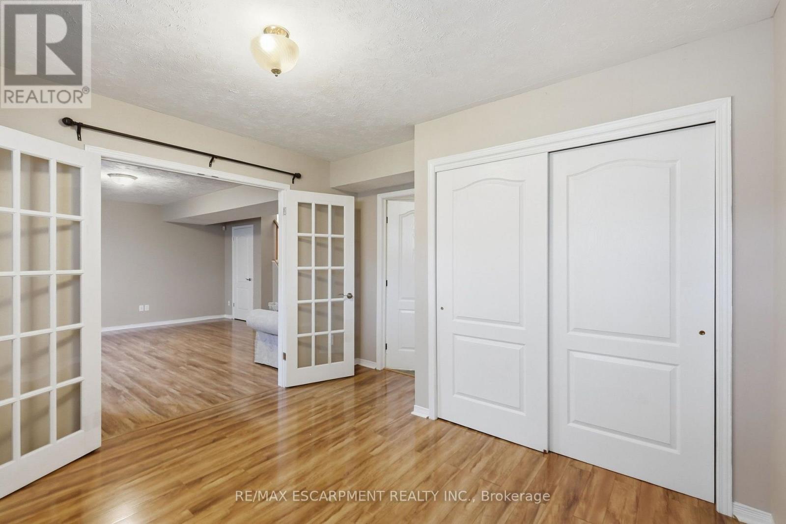 102 Cove Crescent Property Photo 34