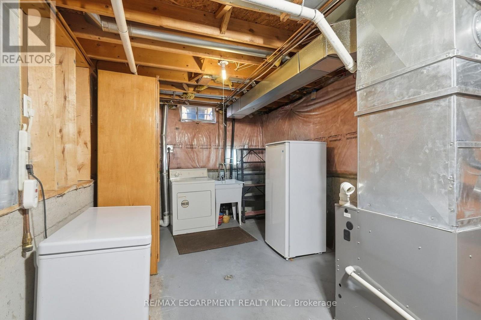 102 Cove Crescent Property Photo 39