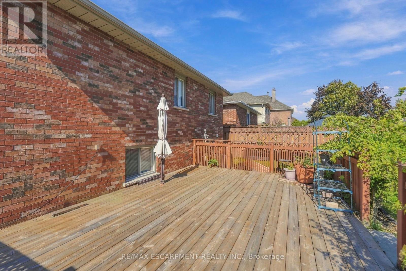 102 Cove Crescent Property Photo 43