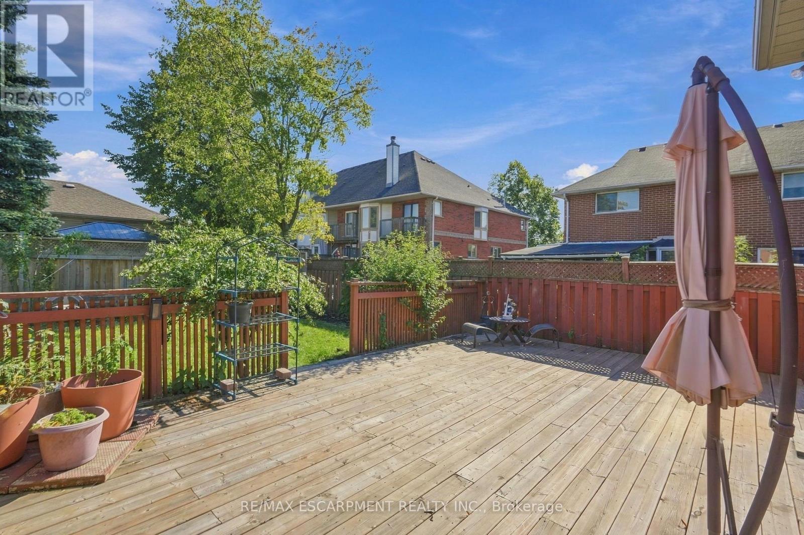 102 Cove Crescent Property Photo 44