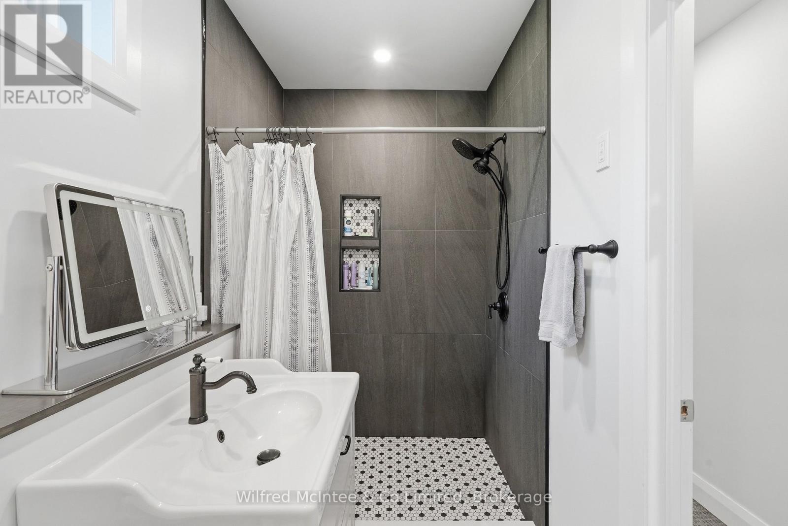 29 Church Street Property Photo 34