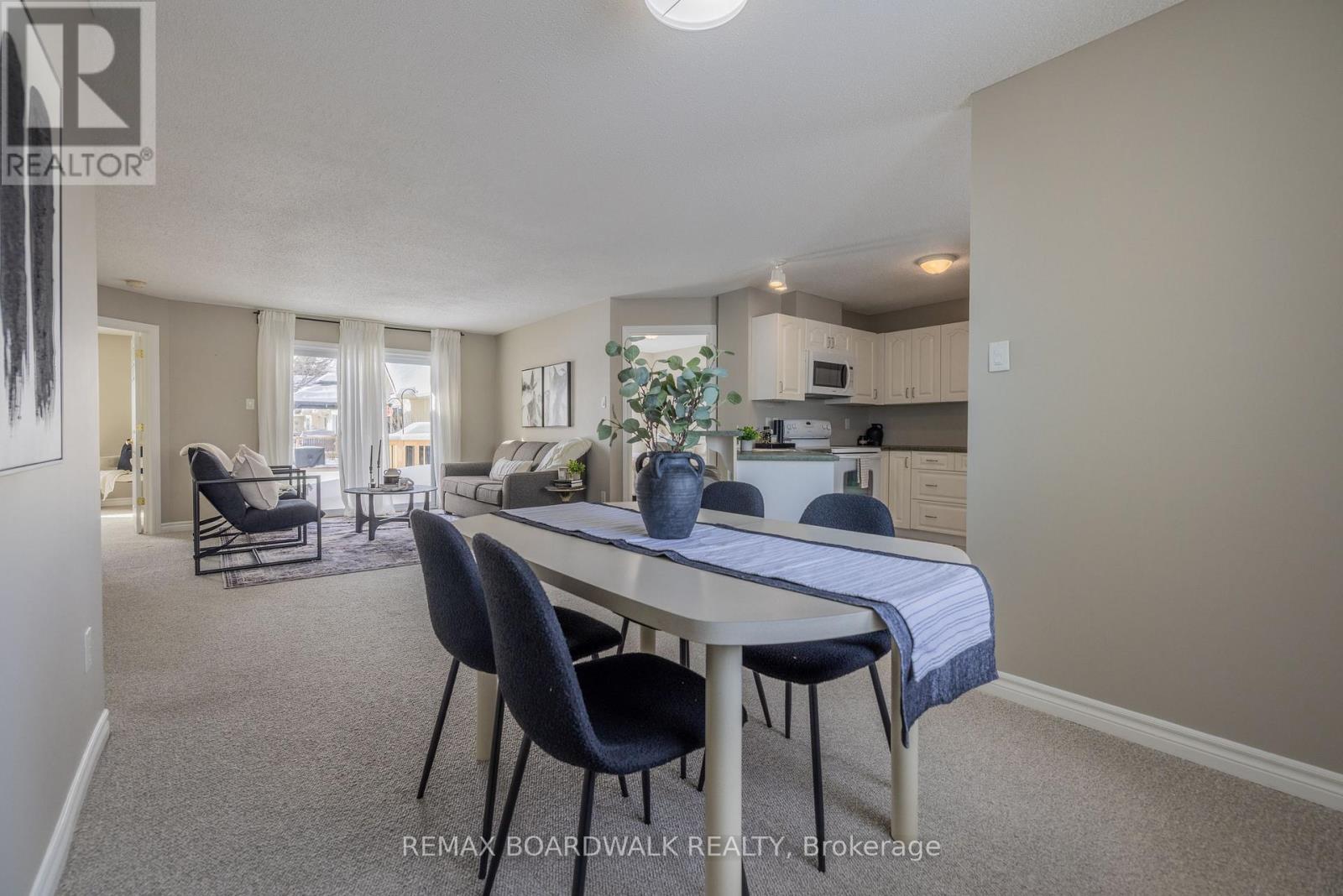 206 Oak Leaf Private Property Photo 7