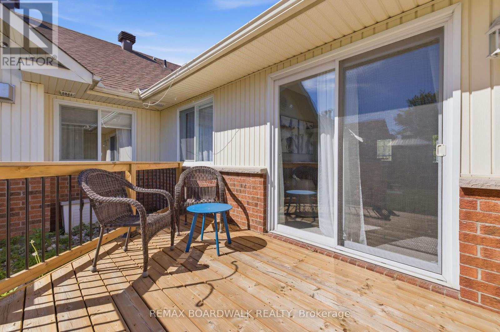 206 Oak Leaf Private Property Photo 23