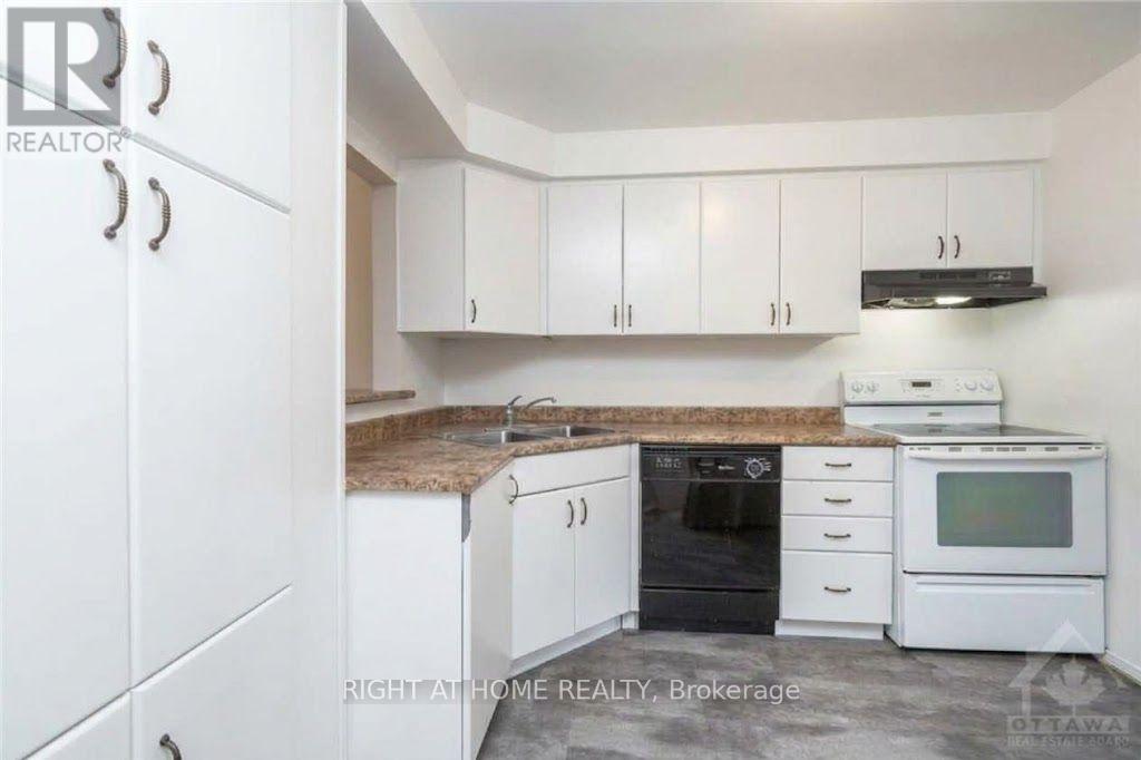 14 - 3043 Fairlea Crescent Property Photo 2