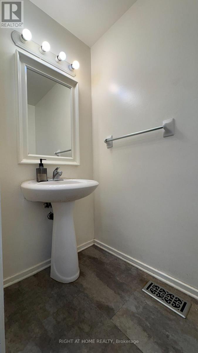 14 - 3043 Fairlea Crescent Property Photo 3
