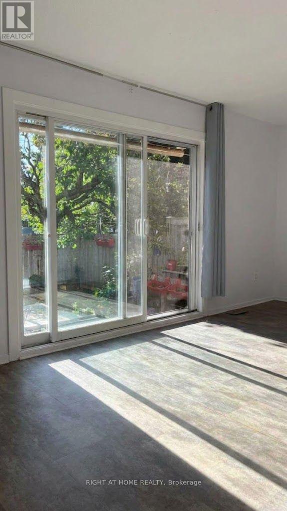 14 - 3043 Fairlea Crescent Property Photo 5