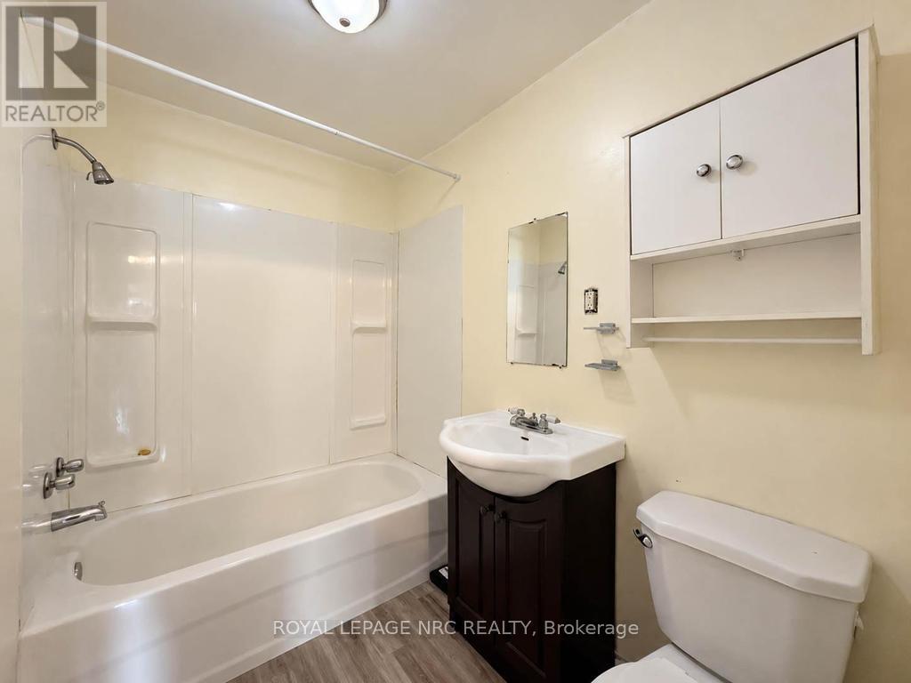 255 Jarvis Street Property Photo 32