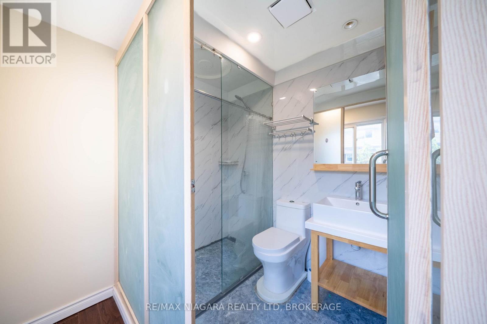 293-295 Glenridge Avenue Property Photo 13