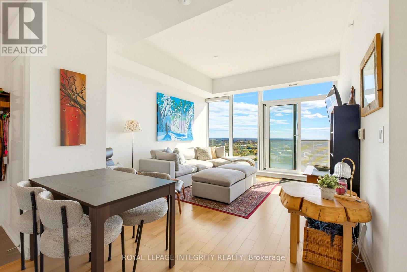 4005 - 805 Carling Avenue Property Photo 4