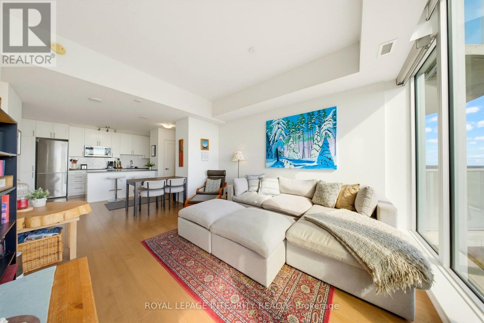 4005 - 805 Carling Avenue Property Photo 9
