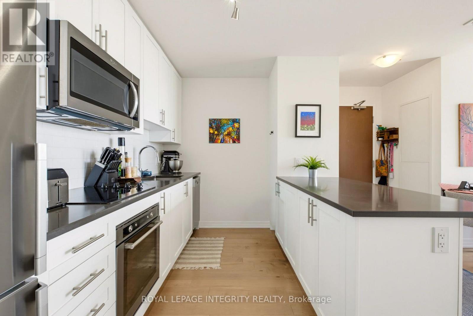 4005 - 805 Carling Avenue Property Photo 15