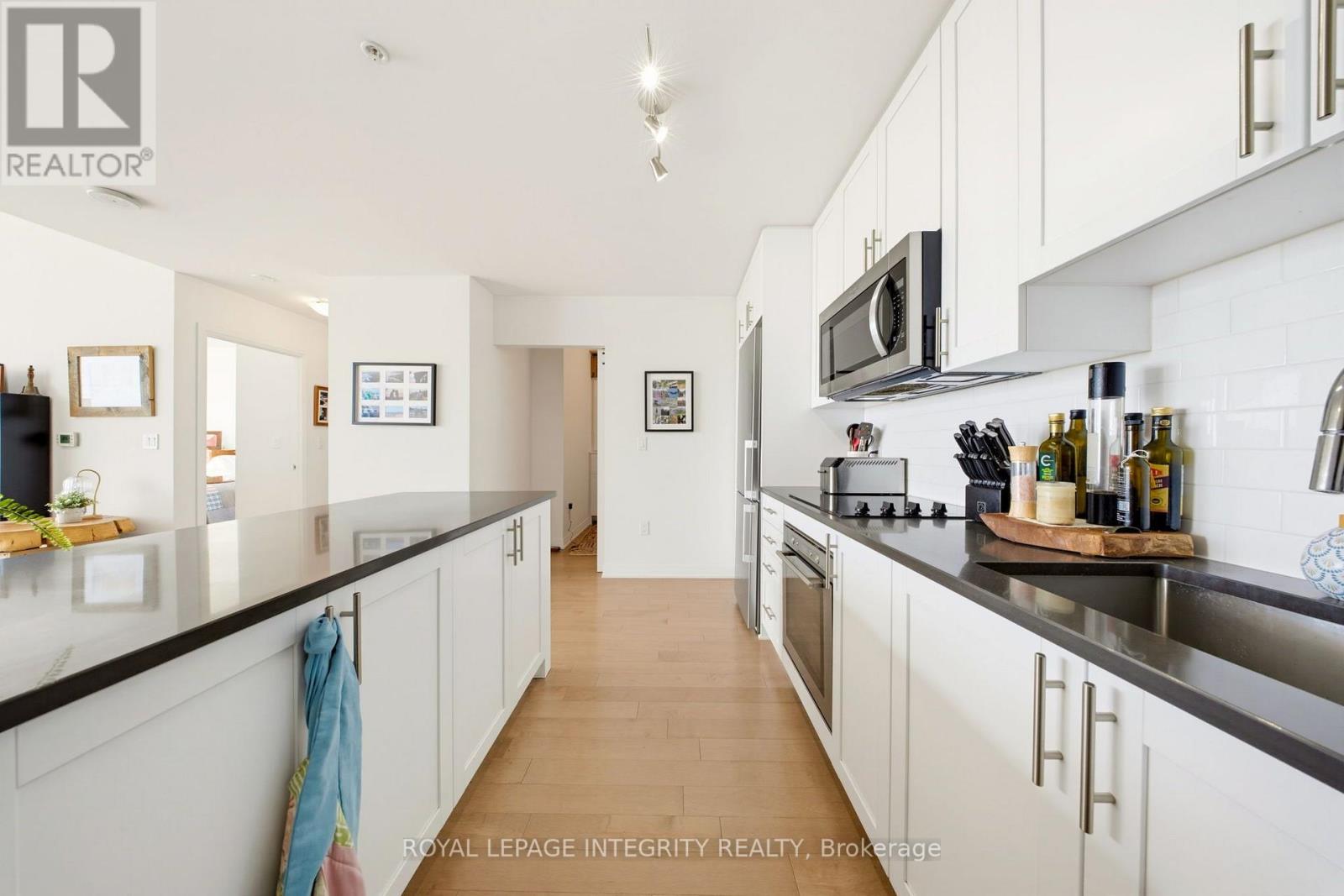 4005 - 805 Carling Avenue Property Photo 16