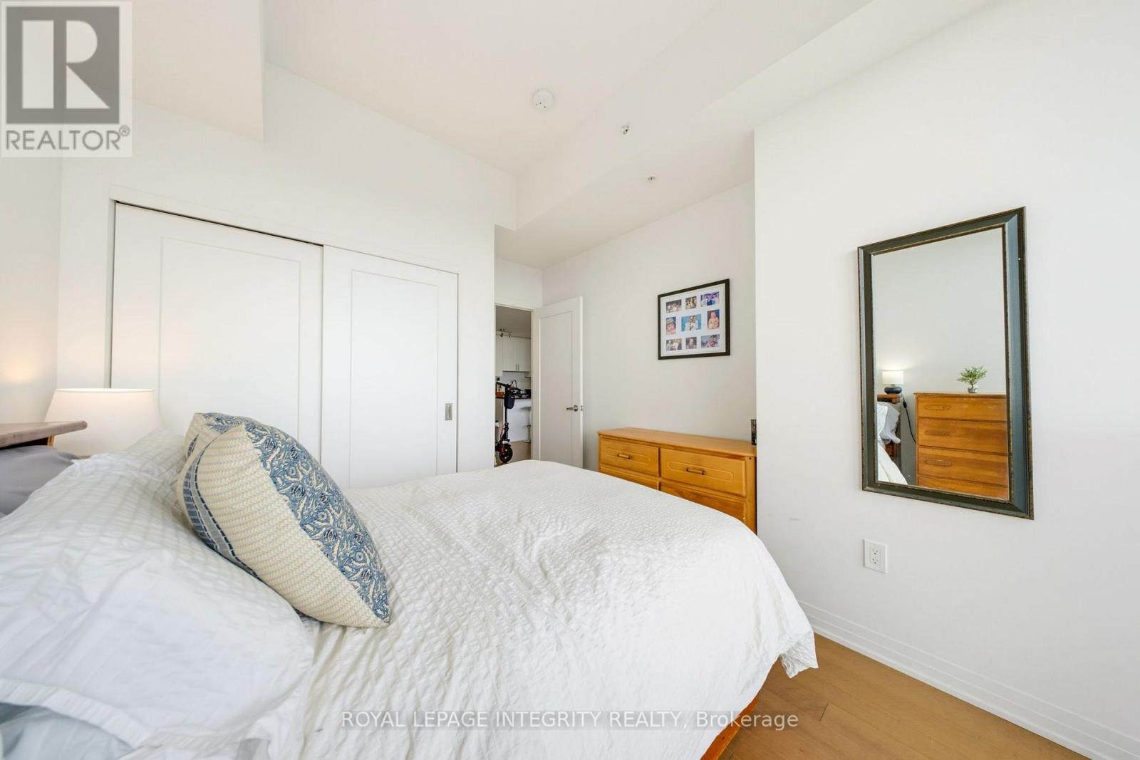 4005 - 805 Carling Avenue Property Photo 18