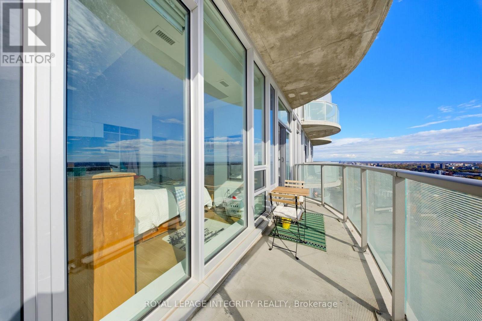 4005 - 805 Carling Avenue Property Photo 21