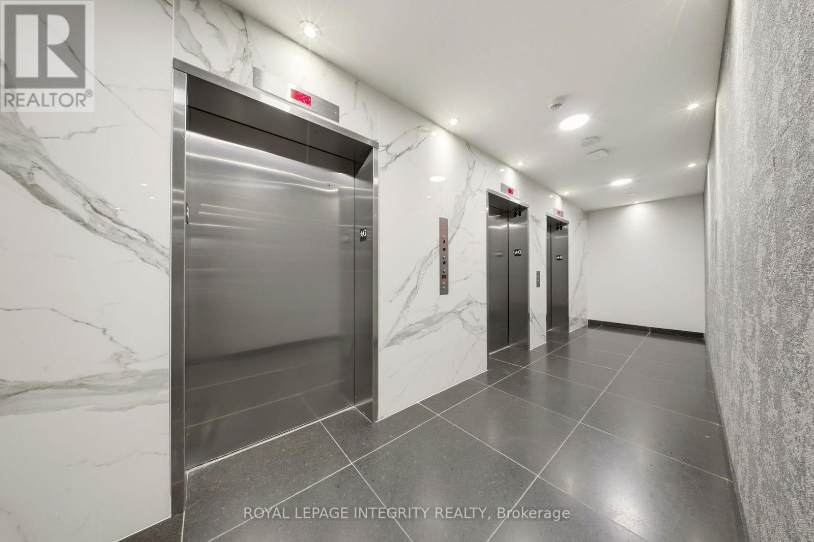 4005 - 805 Carling Avenue Property Photo 38