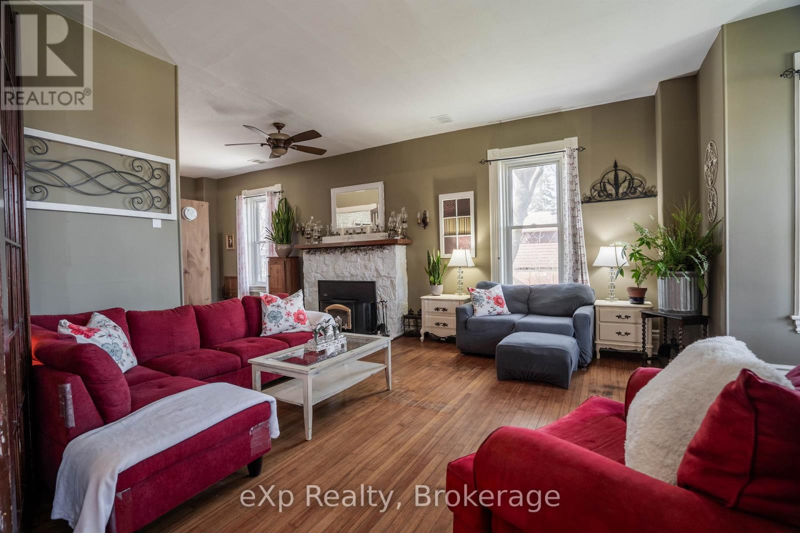 352 Berford Street Property Photo 5