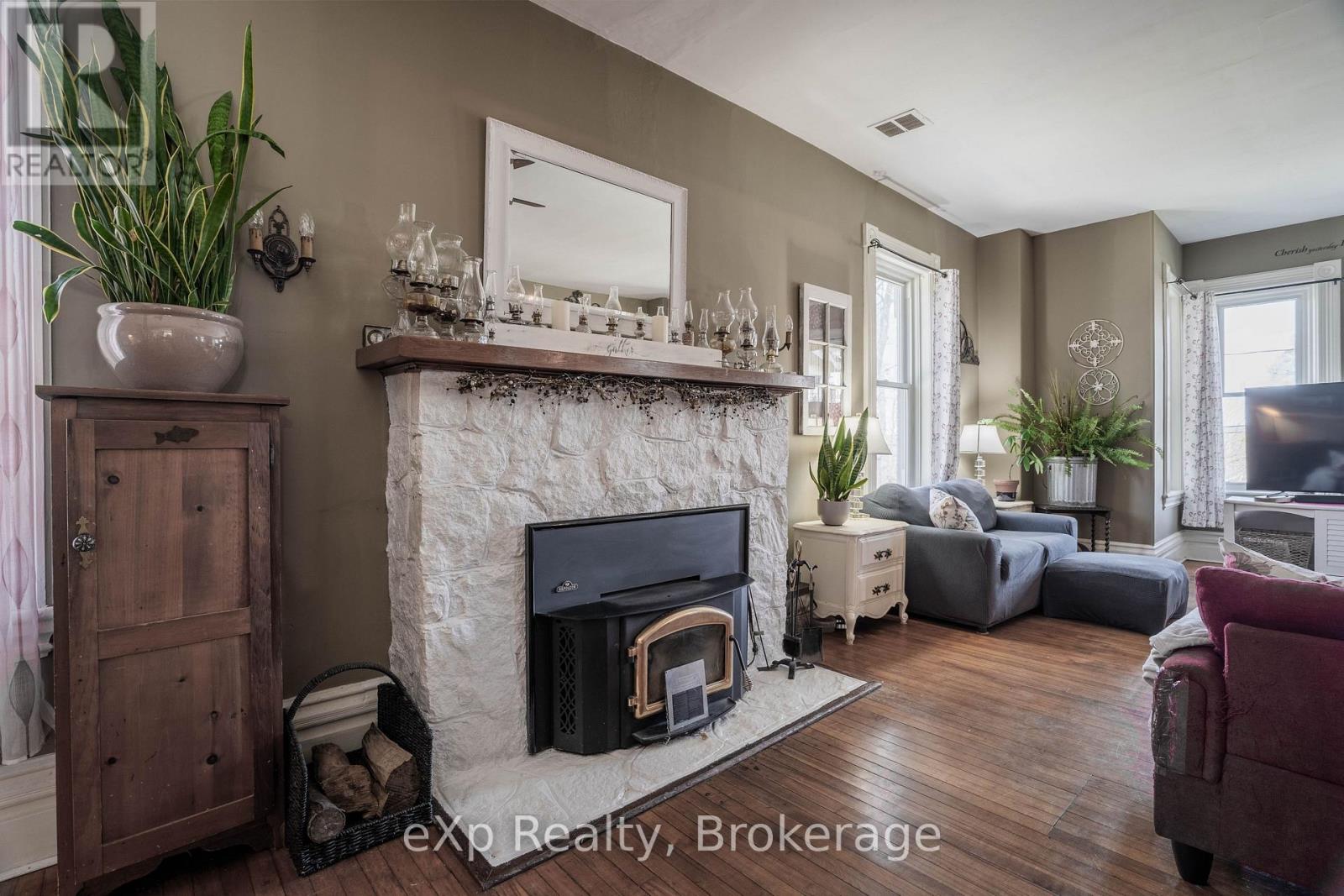 352 Berford Street Property Photo 10