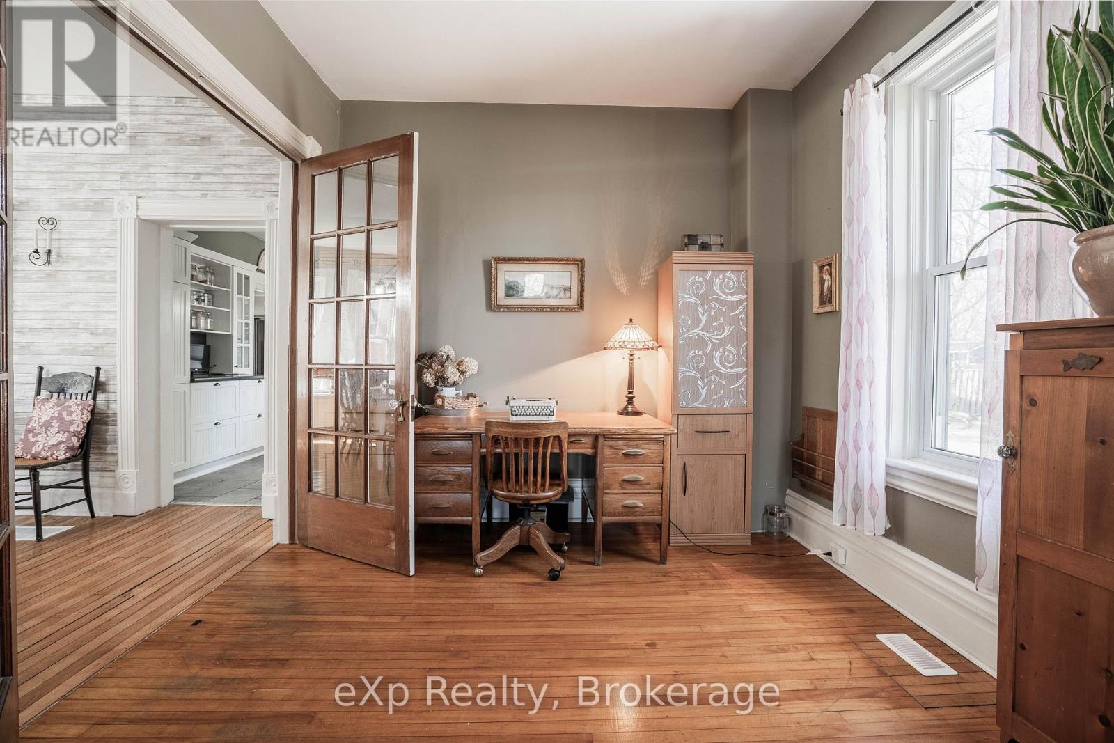 352 Berford Street Property Photo 11