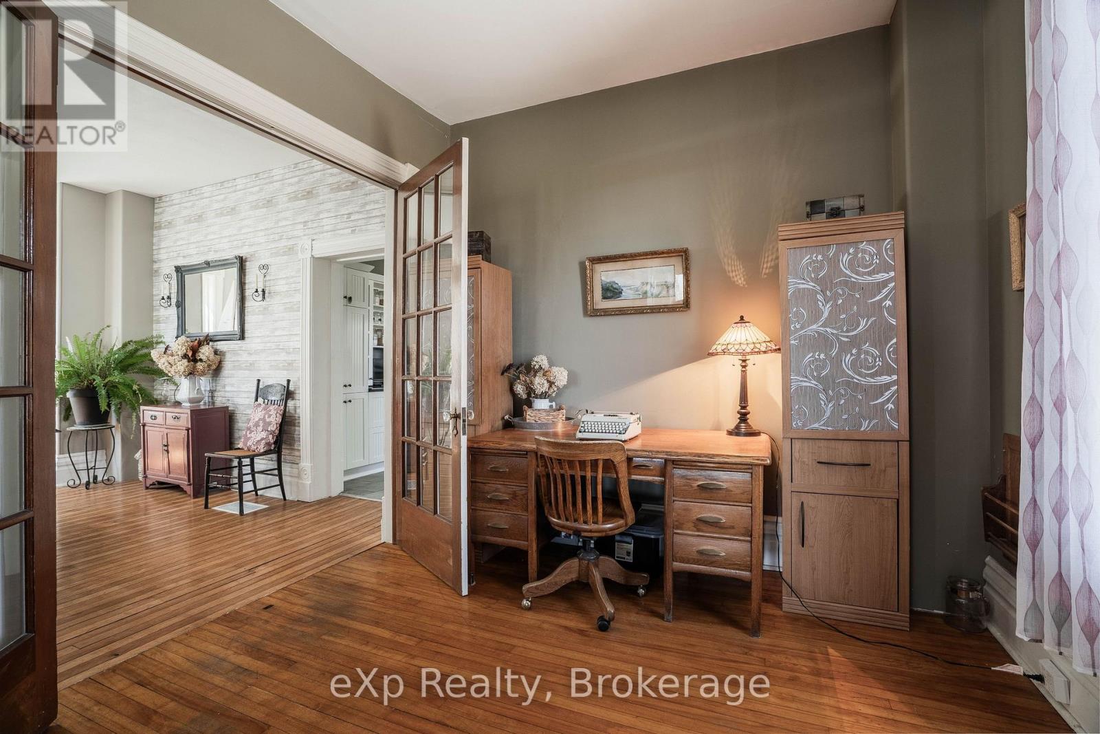 352 Berford Street Property Photo 13