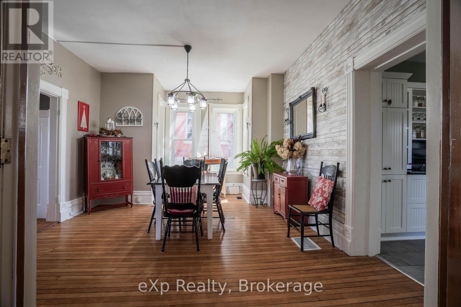 352 Berford Street Property Photo 14