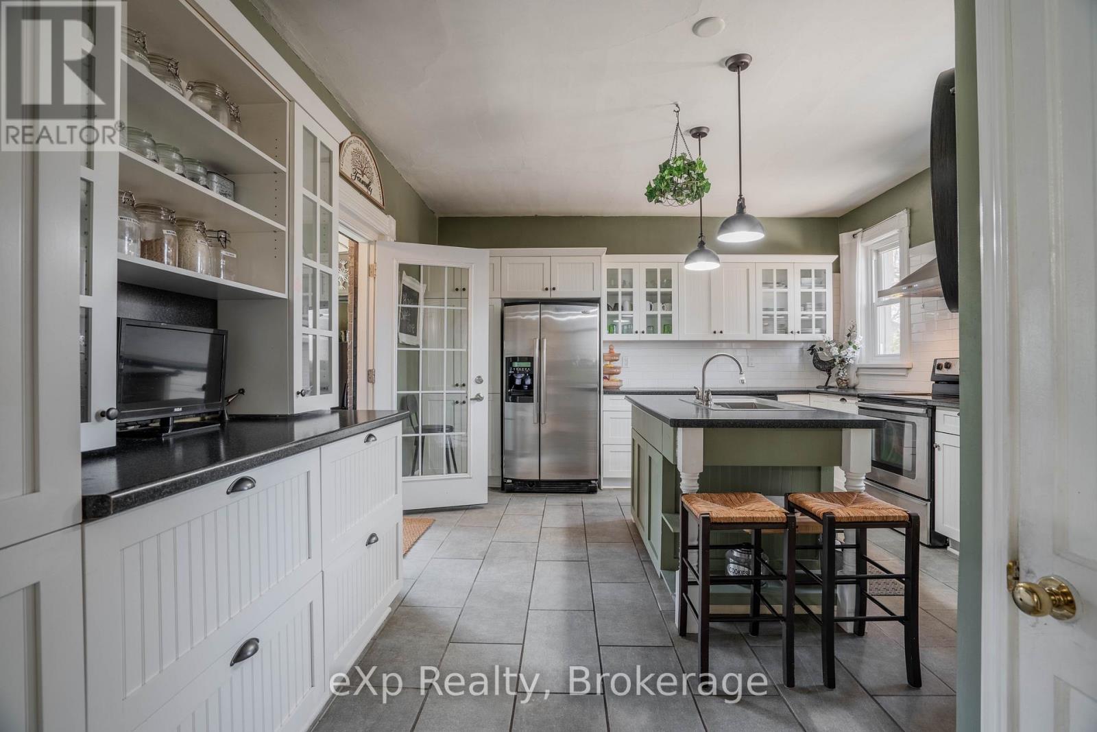 352 Berford Street Property Photo 18