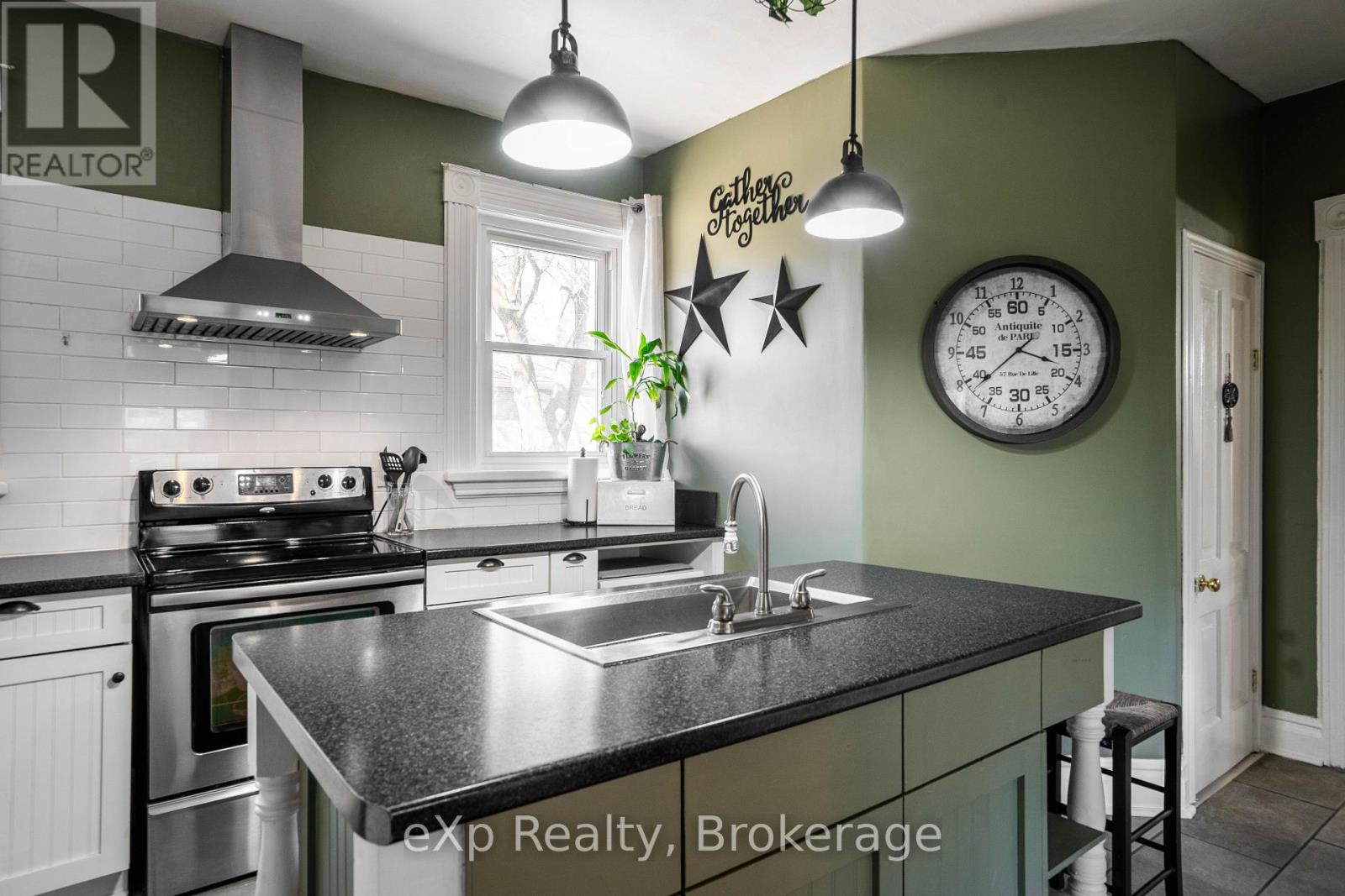 352 Berford Street Property Photo 21